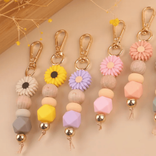 Pastel Daisy Keyring - Love and Labels
